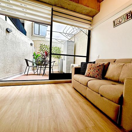 Prime Laureles Location With Air Conditioning Medellín Esterno foto