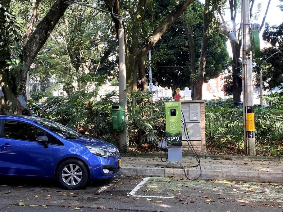Prime Laureles Location With Air Conditioning Medellín Esterno foto