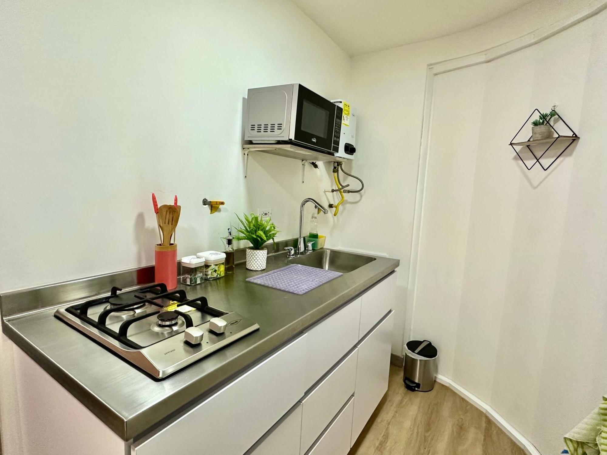 Prime Laureles Location With Air Conditioning Medellín Esterno foto