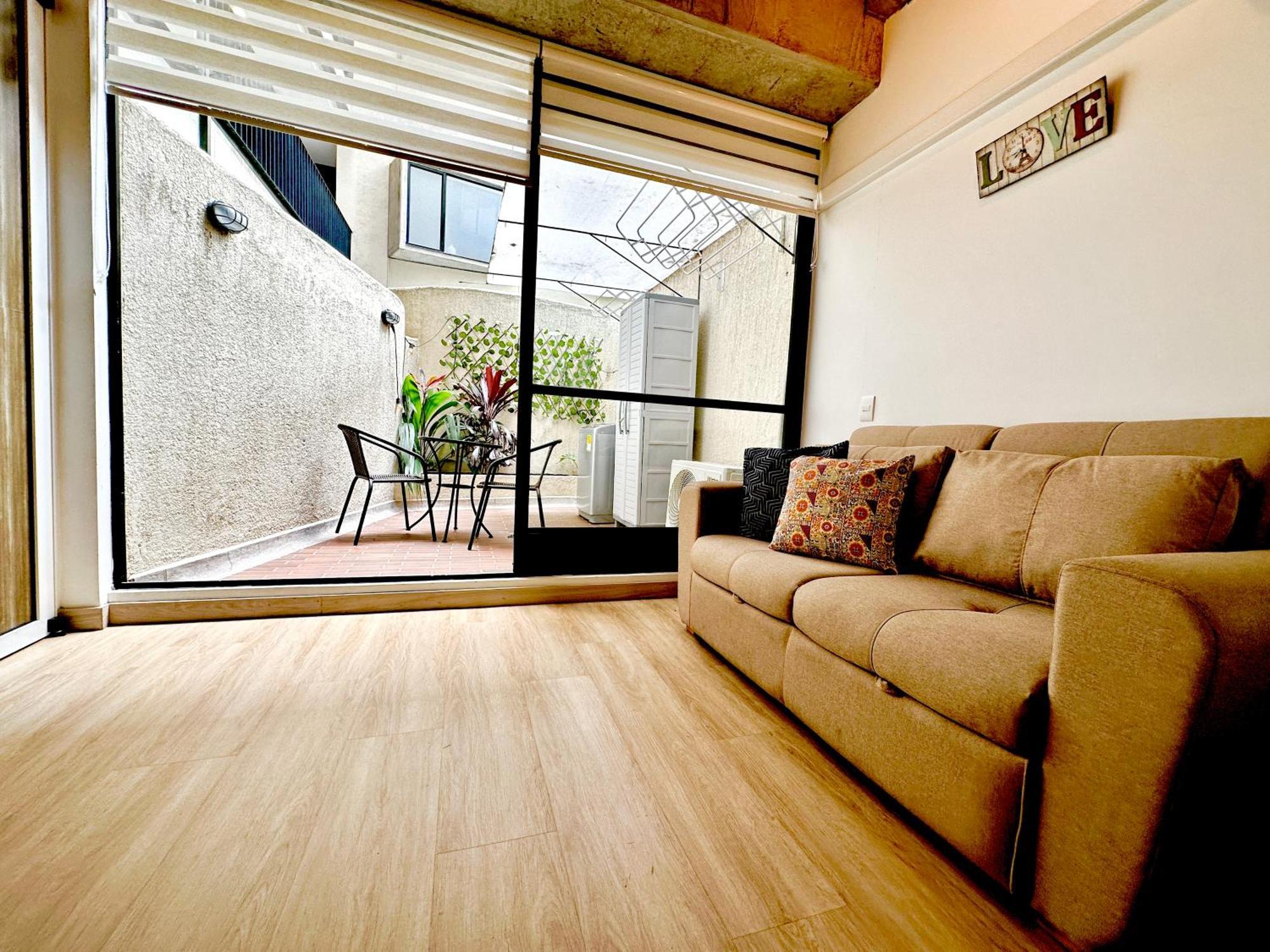 Prime Laureles Location With Air Conditioning Medellín Esterno foto