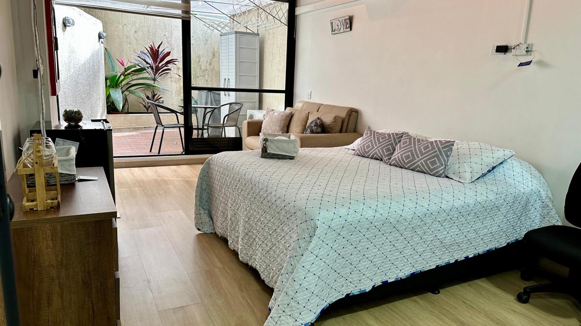 Prime Laureles Location With Air Conditioning Medellín Esterno foto