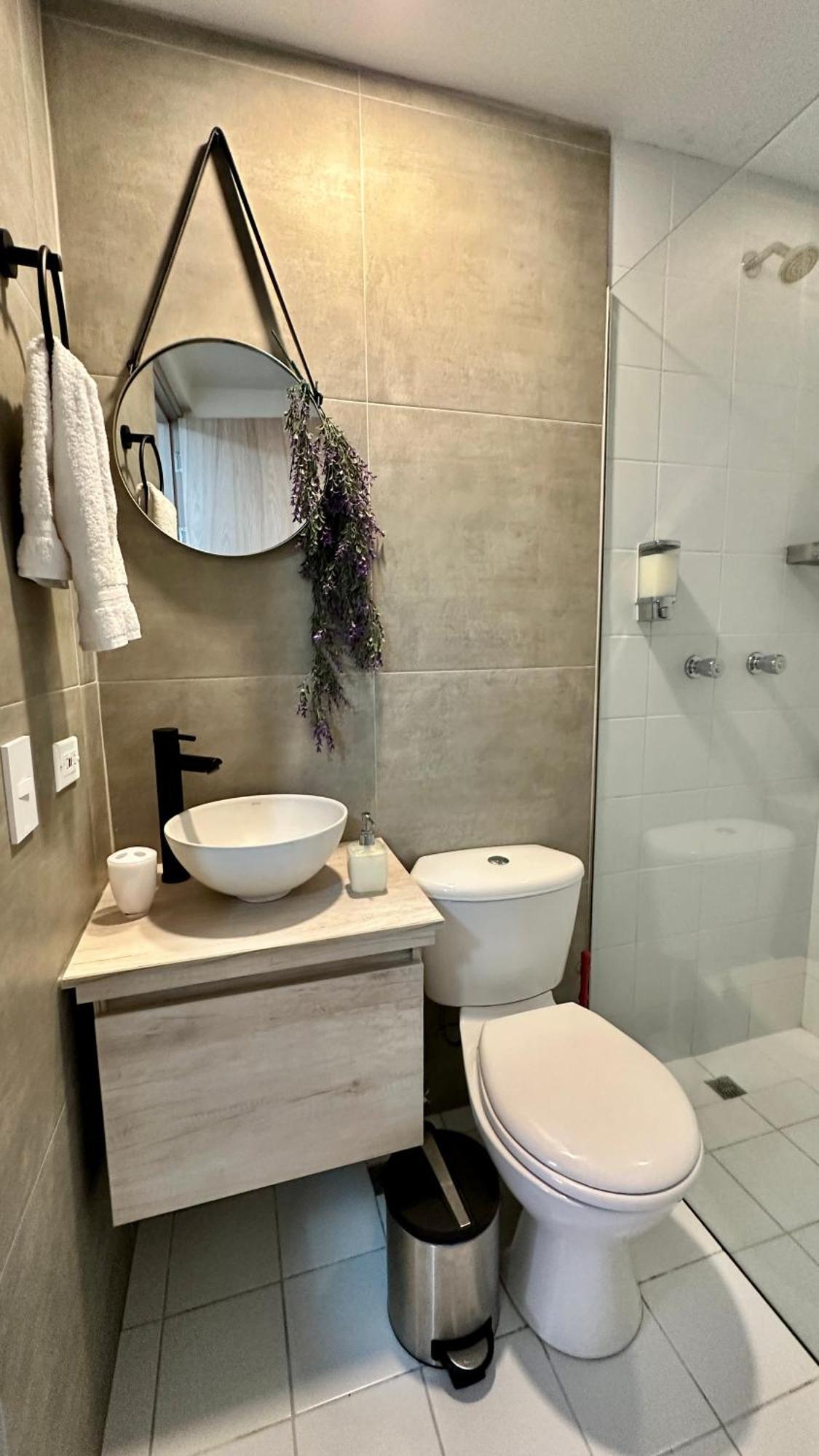 Prime Laureles Location With Air Conditioning Medellín Esterno foto
