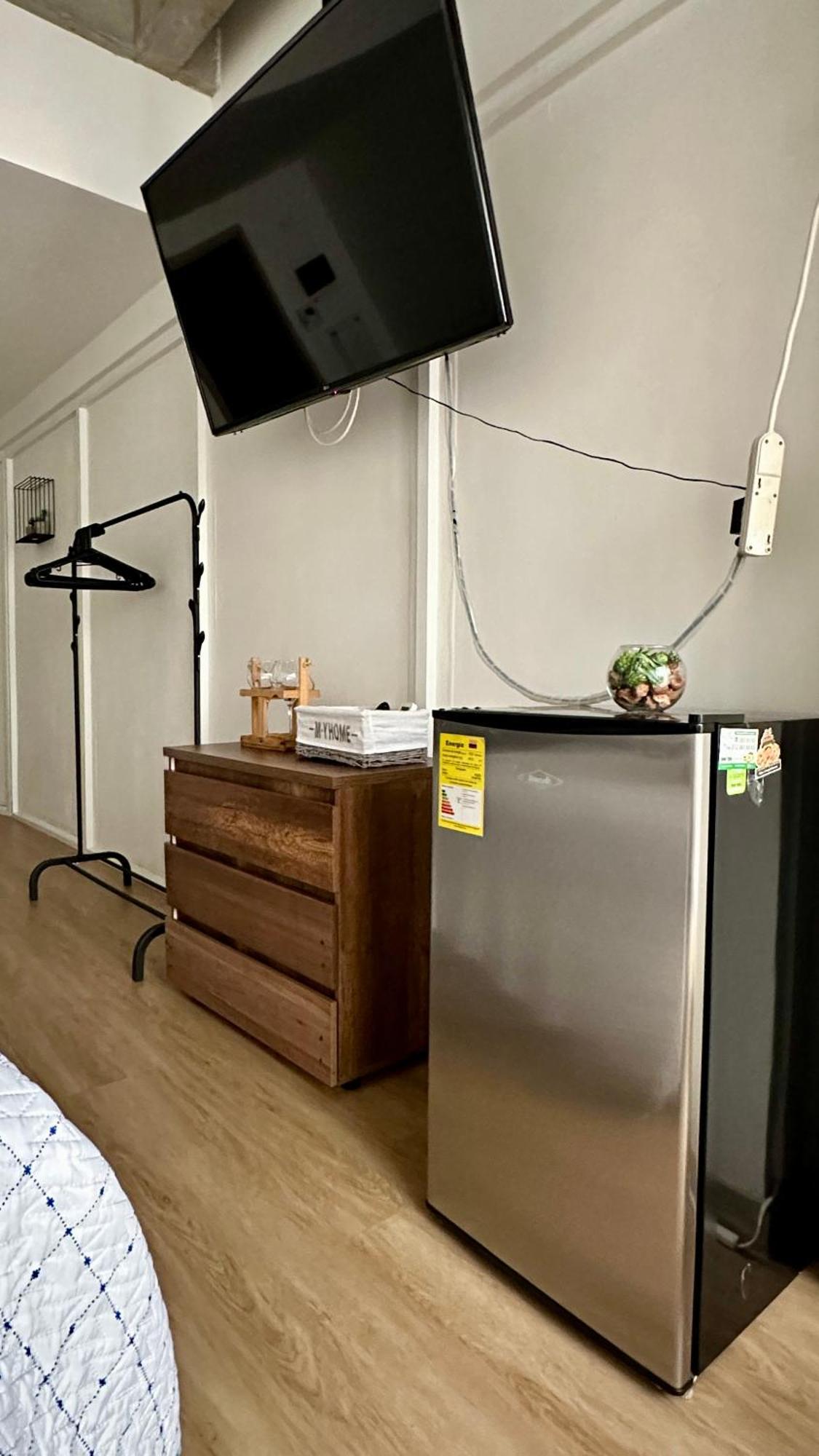 Prime Laureles Location With Air Conditioning Medellín Esterno foto