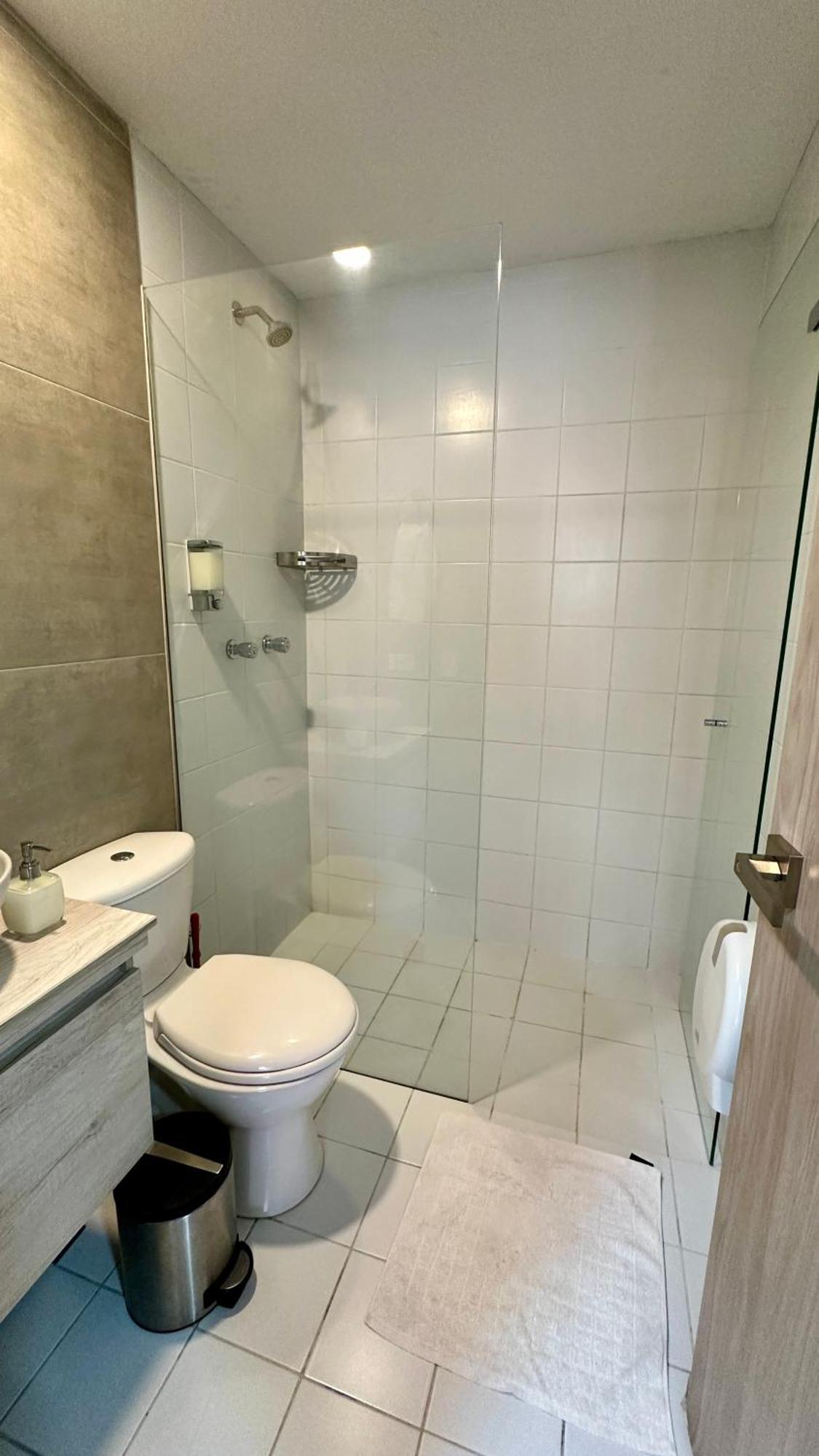 Prime Laureles Location With Air Conditioning Medellín Esterno foto